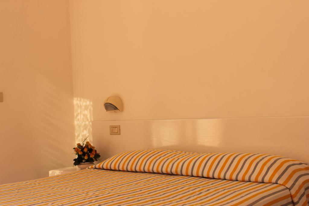 Residence Azzurro Massignano Phòng bức ảnh