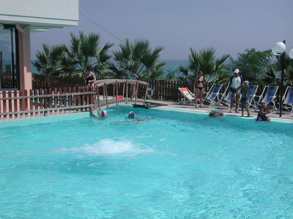 Residence Azzurro Massignano Phòng bức ảnh